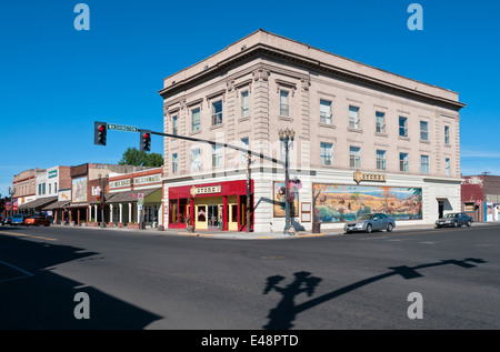 Toppenish, Washington, historical wall murals, downtown shops Stock Photo