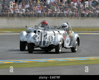 Le Mans, France, 5th June, 2014. Historic racing cars on track at the Le Mans Classic event in France. Credit:  Matthew Richardson/Alamy Live News Stock Photo