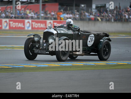 Le Mans, France, 5th June, 2014. Historic racing cars on track at the Le Mans Classic event in France. Credit:  Matthew Richardson/Alamy Live News Stock Photo