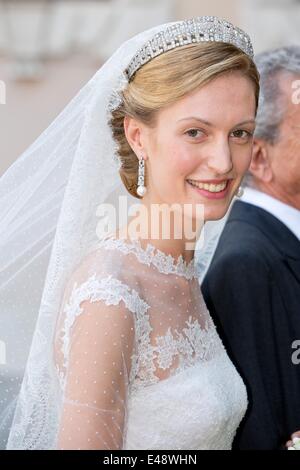 Rome, Italy. 5th July, 2014. Bride Elisabetta Maria Rosboch von Wolkenstein at her wedding with Belgian Prince Amedeo at the Basilica di Santa Maria in Trastevere in Rome, Italy, 5 July 2014. Photo: Patrick van Katwijk -NO WIRE SERVICE-/dpa/Alamy Live News Stock Photo