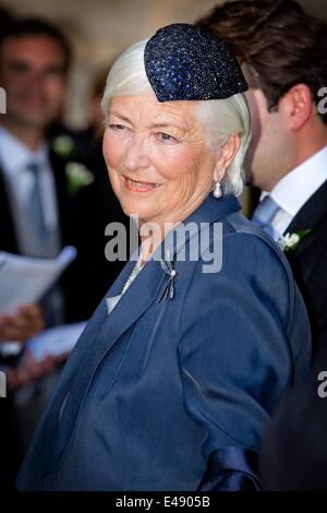 Rome, Italy. 5th July, 2014. Queen Paola of Belgium arrives for the wedding of Belgian Prince Amedeo and Lili Rosboch at the Basilica di Santa Maria in Trastevere in Rome, Italy, 5 July 2014. Photo: Patrick van Katwijk/NETHERLANDS AND FRANCE OUT -NO WIRE SERVICE-/dpa/Alamy Live News Stock Photo