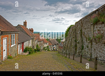 Gold hill, shaftesbury hi-res stock photography and images - Alamy