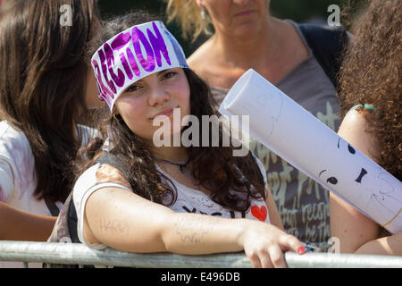 Turin, Italy. 6th July, 2014. Turin, Italy - 2014:07:06 - Thousands of fans anxiously waiting for the Turin's date of the concert of One Direction, the Anglo-Irish boy band that has won the hearts of teanagers Credit:  Elena Aquila/NurPhoto/ZUMA Wire/Alamy Live News Stock Photo