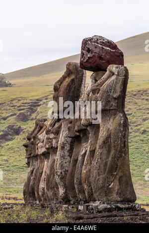 15 moai restored ceremonial site of Ahu Tongariki, Rapa Nui National Park, UNESCO, Easter Island (Isla de Pascua), Chile Stock Photo