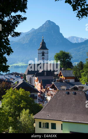 Elevated view over Parish Church and St. Wolfgang, Wolfgangsee lake, Flachgau, Salzburg, Upper Austria, Austria, Europe Stock Photo