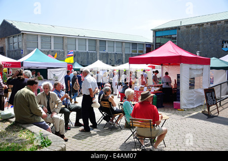 Totnes Good Food Sunday Market, Civic Hall Square, Totnes, South Ham District, Devon, England, United Kingdom Stock Photo