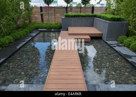 Hampton Court Palace, Surrey UK. 7th July 2014. London City Garden at RHS Hampton Court Palace Flower Show on Press Day. The show runs from 8th to 13th July. Credit:  Malcolm Park editorial/Alamy Live News. Stock Photo