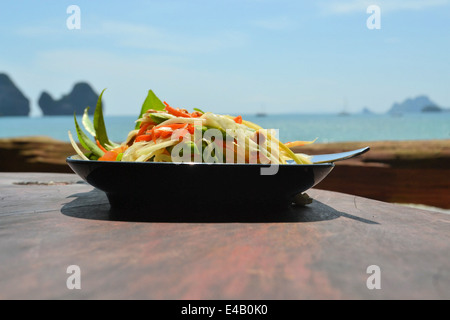 som tam thai, green papaya salad Stock Photo