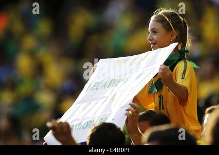 Fifa fans with kids brazil 2014 hi-res stock photography and images - Alamy