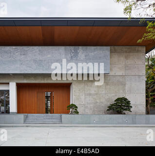 Peirce Hill Private House, Singapore, Singapore. Architect: Kay Ngee Tan Architects, 2014. Front elevation of main entrance. Stock Photo