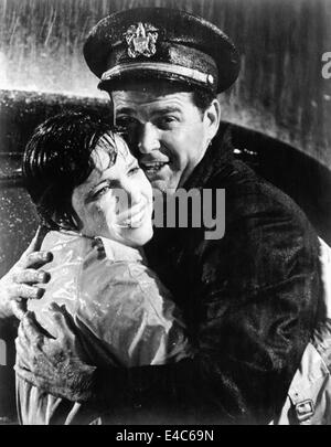 Julie Andrews, James Garner, on-set of the Film, 'The Americanization of Emily', 1964 Stock Photo