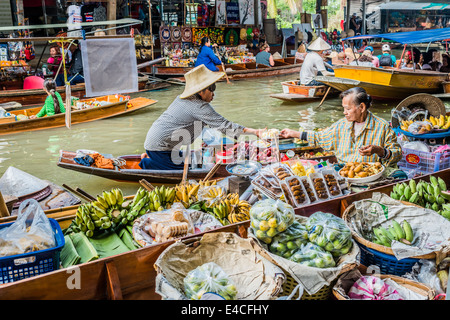 Bangkok, Thailand - December 30, 2013: people at Amphawa Bangkok floating market at Bangkok, Thailand on december 30th, 2013 Stock Photo