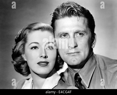 DETECTIVE STORY 1951 Paramount Pictures film with Kirk Douglas and Eleanor Parker Stock Photo