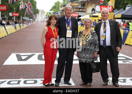 Dignitaries and guests at the finish in the Mall on Stage three Cambridge to London in the 2014 Tour De France Stock Photo