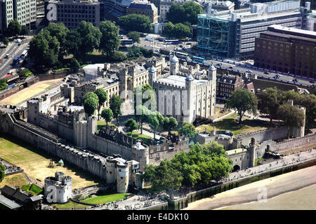 Aerial view of The Tower of London, England, UK, built by William The Conqueror in 1078 and is a Norman fortress Stock Photo