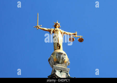 Scales of Justice of the Central Criminal Court fondly known as The Old Bailey in the city of London, England, UK Stock Photo