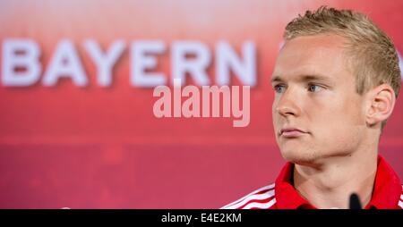 Munich, Germany. 09th July, 2014. New player of German soccer Bundesliga team FC Bayern Munich Sebastian Roden speaks during a press conference on occassion of his introduction in Munich, Germany, 09 July 2014. Photo: SVEN HOPPE/dpa/Alamy Live News Stock Photo