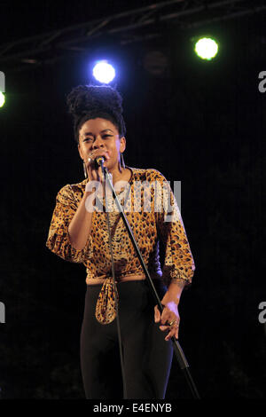 Montbazin, Herault, 8th July, 2014. Nikki Hill in live concert, Festival of Thau, Languedoc Roussillon, France Credit:  Digitalman/Alamy Live News Stock Photo