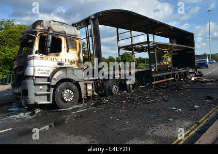Bristol, UK. 9th July, 2014. Burnt out lorry causes major delays to Bristol City Travelers to and from Bristol Airport were also badly affected. Credit:  Robert Timoney/Alamy Live News. Stock Photo
