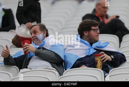 Sao Paulo, Brazil. 9th July, 2014. Argentina's fans wait for a semifinal match between Netherlands and Argentina of 2014 FIFA World Cup at the Arena de Sao Paulo Stadium in Sao Paulo, Brazil, on July 9, 2014. Credit:  Zhou Lei/Xinhua/Alamy Live News Stock Photo