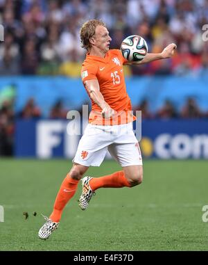Corinthians Stadium, Sao Paulo, Brazil. 09th July, 2014. FIFA World Cup 2014 semi-final soccer match between the Netherlands and Argentina. Dirk Kuyt (Neth) controls the Ball Credit:  Action Plus Sports/Alamy Live News Stock Photo