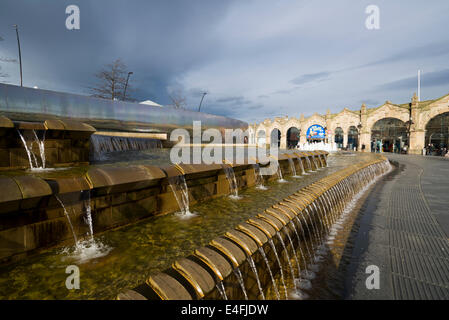 Sheffield Sheaf Square and Cutting Edge water feature  South Yorkshire England Stock Photo