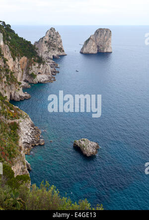 Famous Faraglioni Rocks, Capri Island, Italy. Beautiful paradise ...