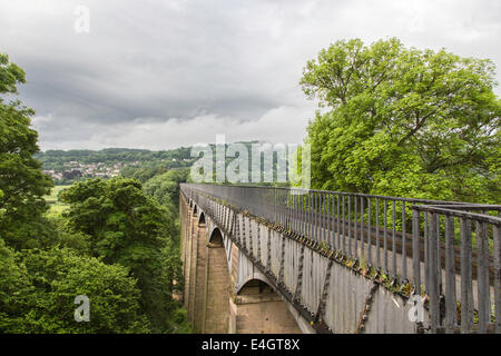 The Pontcysyllte Aqueduct carries theLlangollen Canal over the valley of the River Dee,  Wrexham, North Wales, UK Stock Photo