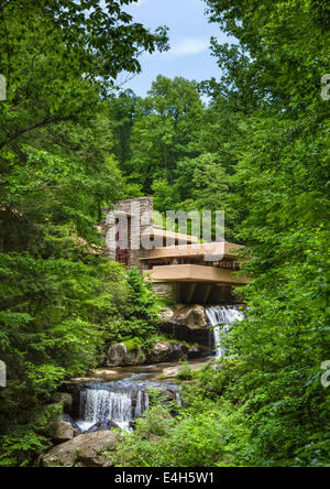 The Frank Lloyd Wright designed Fallingwater or Kauffmann Residence in Mill Run, Laurel Highlands, Pennsylvania, USA Stock Photo