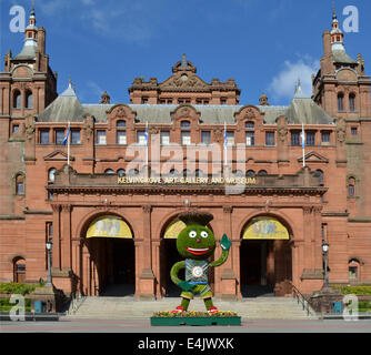 Clyde, the Thistle man Mascot for the Glasgow Commonwealth games 2014 outside the Kelvingrove Art Gallery and Museum. Stock Photo