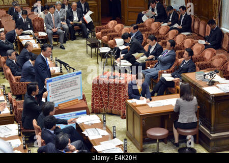 Tokyo, Japan. 14th July, 2014. Prime Minister Shizo Abe and key members of his Cabinet attend a deliberation on the country's right to collective self-defense in the Diet lower house in Tokyo on Monday, July 14, 2014. Credit:  Natsuki Sakai/AFLO/Alamy Live News Stock Photo