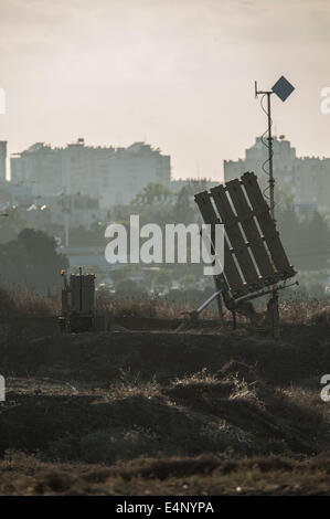 Jerusalem. 8th July, 2014. File photo taken on July 8, 2014, shows an Iron Dome anti-missile shield system deployed near Ashdod, southern Israeli city bordering Gaza. Israeli Defense Ministry deployed the tenth Iron Dome anti-missile shield system on July 15, to intensify the capability to intercept rockets fired from Gaza, according to local media. © Li Rui/Xinhua/Alamy Live News Stock Photo