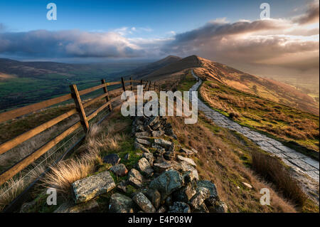 Sunrise Over The Great Ridge, Lose Hill & Hope Valley, Peak District National Park, Derbyshire, England, UK Stock Photo