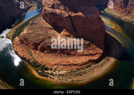 1000 ft drop to Colorado River at Horseshoe Bend, just outside Grand Canyon, near Page, Arizona, USA Stock Photo