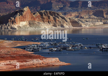 Lake Powell and houseboats at Wahweap Marina, Wahweap, near Page, Arizona, (far shoreline and rock formations are in Utah), USA