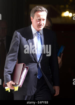 Westminster London, UK. 16th July 2014. Prime Minister David Cameron leaves 10 Downing street for PMQs at the House of Commons a day after announcing his cabinet reshuffle Credit:  amer ghazzal/Alamy Live News Stock Photo
