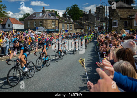 Sports culture: Chris Froome with Team Sky heading through Ilkley on the Grand Depart of Le Tour de France in Yorkshire 2014 Stock Photo