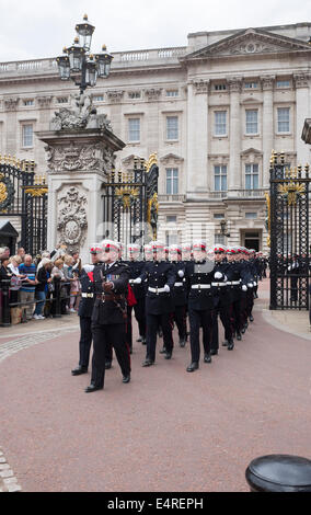 Marching Soldiers at Buckingham Palace London Stock Photo