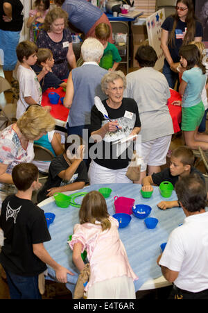 Central Texas Tea Party volunteers lead children in a one-week 'Vacation Liberty School' conservative education camp Stock Photo
