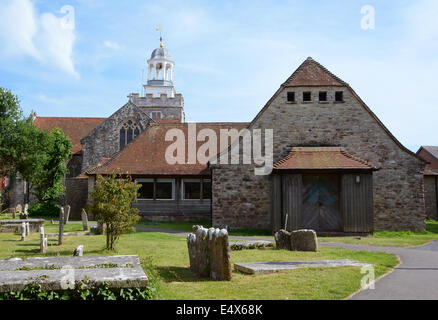 St. Thomas and All Saints Church and graveyard in Lymington, Hampshire Stock Photo