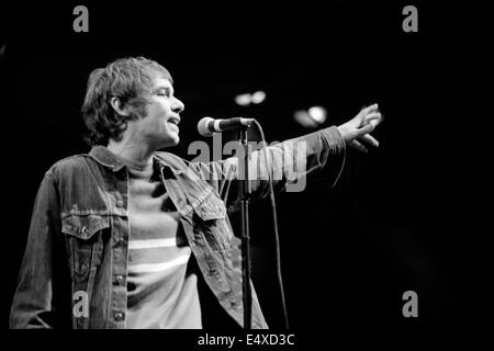 Simon Fowler with Ocean Colour Scene OCS at the Isle of Wight Stock ...