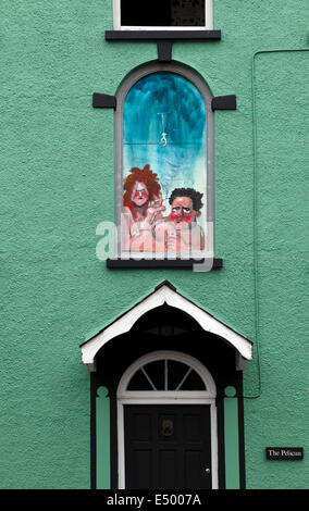 Mural of Dylan Thomas and his wife Caitlin, on Pelican House in ...