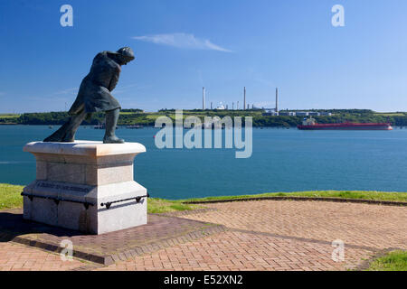 Memorial to the fishing industry beside the Haven, Milford Haven, Pembrokeshire Stock Photo