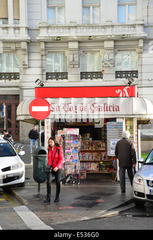 Street newspaper kiosk on seafront, A Coruña, A Coruña Province, Galicia, Kingdom of Spain Stock Photo