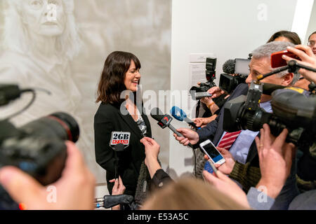 Sydney, Australia. 18th July, 2014. AUSTRALIA, Sydney. 18th July, 2014: Winning Archibald Prize 2014 artist Fiona Lowry faces the media. The Archibald, Wynne and Sulman prize are major art prizes run by the Art Gallery of New South Wales with prizes of $75,000, $35,000 and $30,000 respectively. Credit:  MediaServicesAP/Alamy Live News Stock Photo