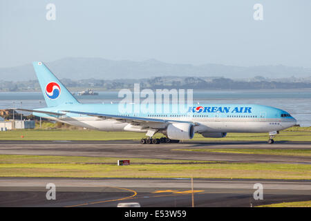 Korean Air airliner, Boeing 777 airplane at AKL airport,Auckland,North, Island, New Zealand,Oceania Stock Photo