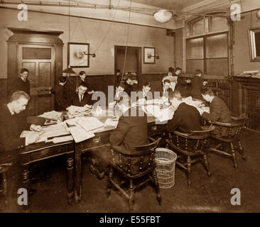 Publishing the Liverpool Express and Weekly Courier - Editorial Department early 1900s Stock Photo