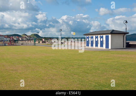 Modern public conveniences and bowling green, West Shore promenade, Llandudno, North Wales Stock Photo