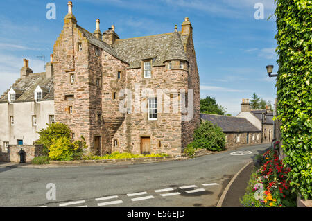 FORDYCE VILLAGE AND THE CASTLE ON A BEND IN THE ROAD ABERDEENSHIRE SCOTLAND Stock Photo