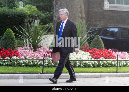 London, UK. 22nd July, 2014.Defence Secretary Michael Fallon arrives at Downing street for  the weekly cabinet meeting Credit:  amer ghazzal/Alamy Live News Stock Photo